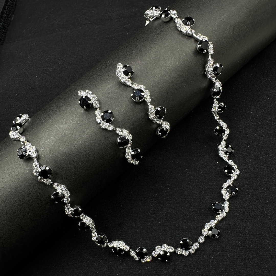 Noir Twirl Crystal Necklace