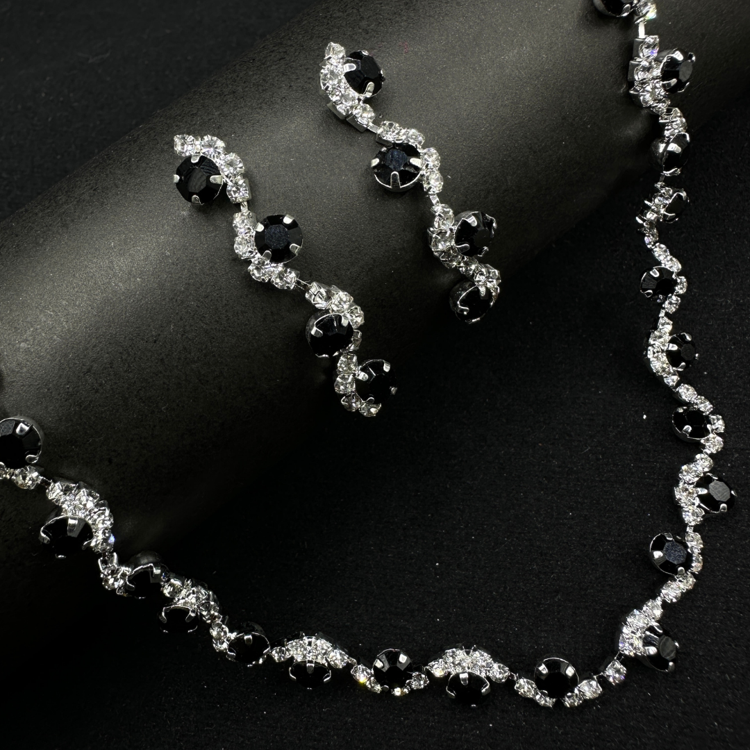Noir Twirl Crystal Necklace