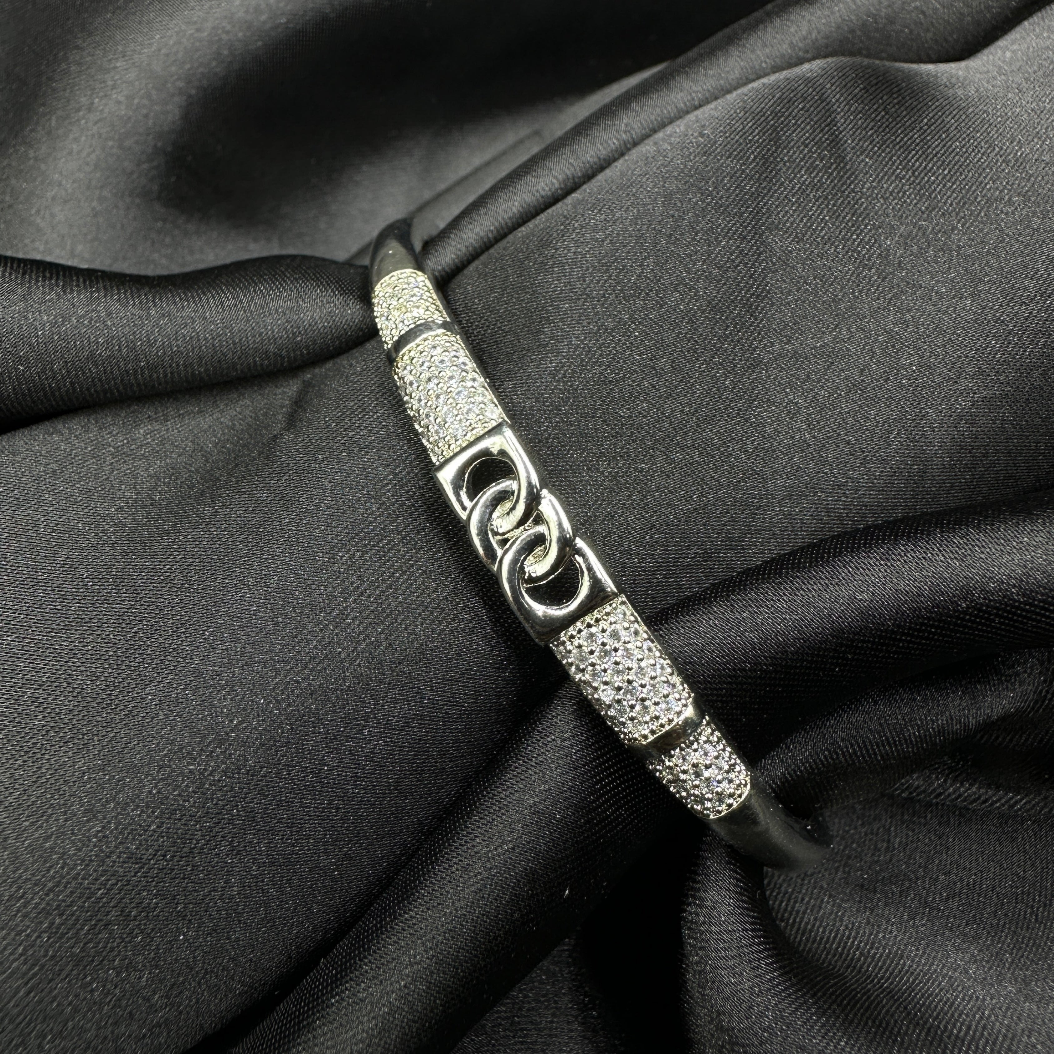 Crystal Link Luxe Bangle
