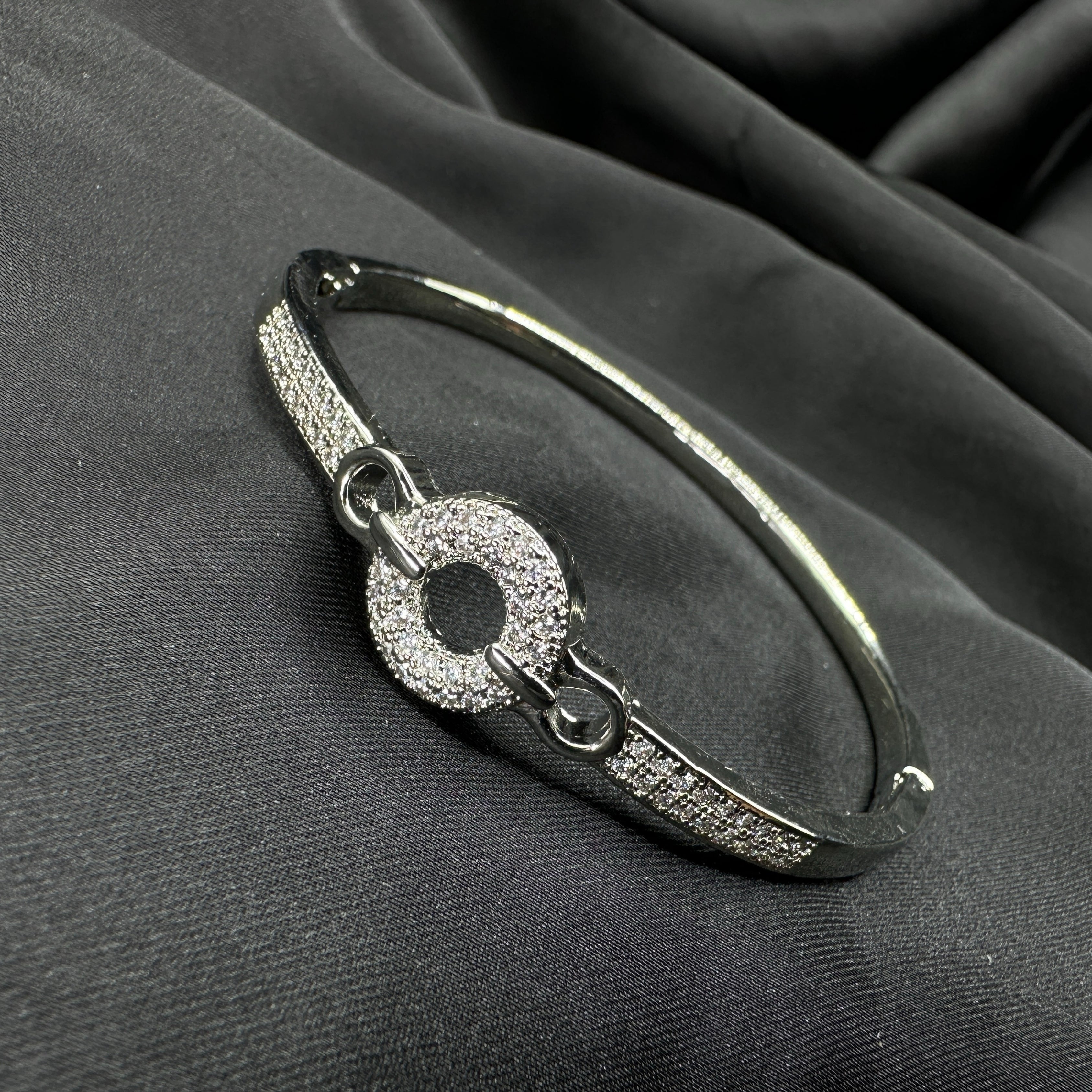 Radiant Circle Pavé Bangle