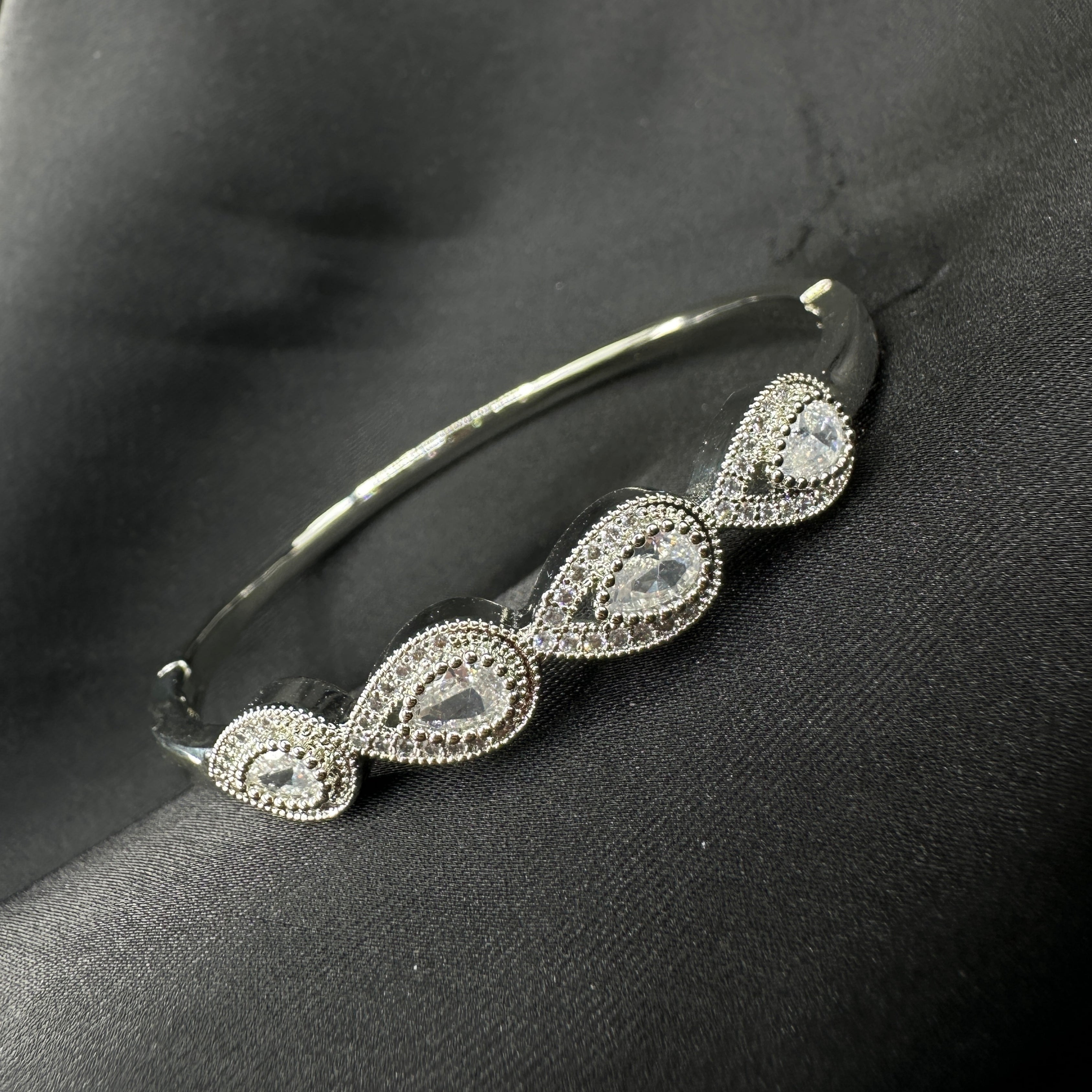 Elegance Teardrop Crystal Bangle