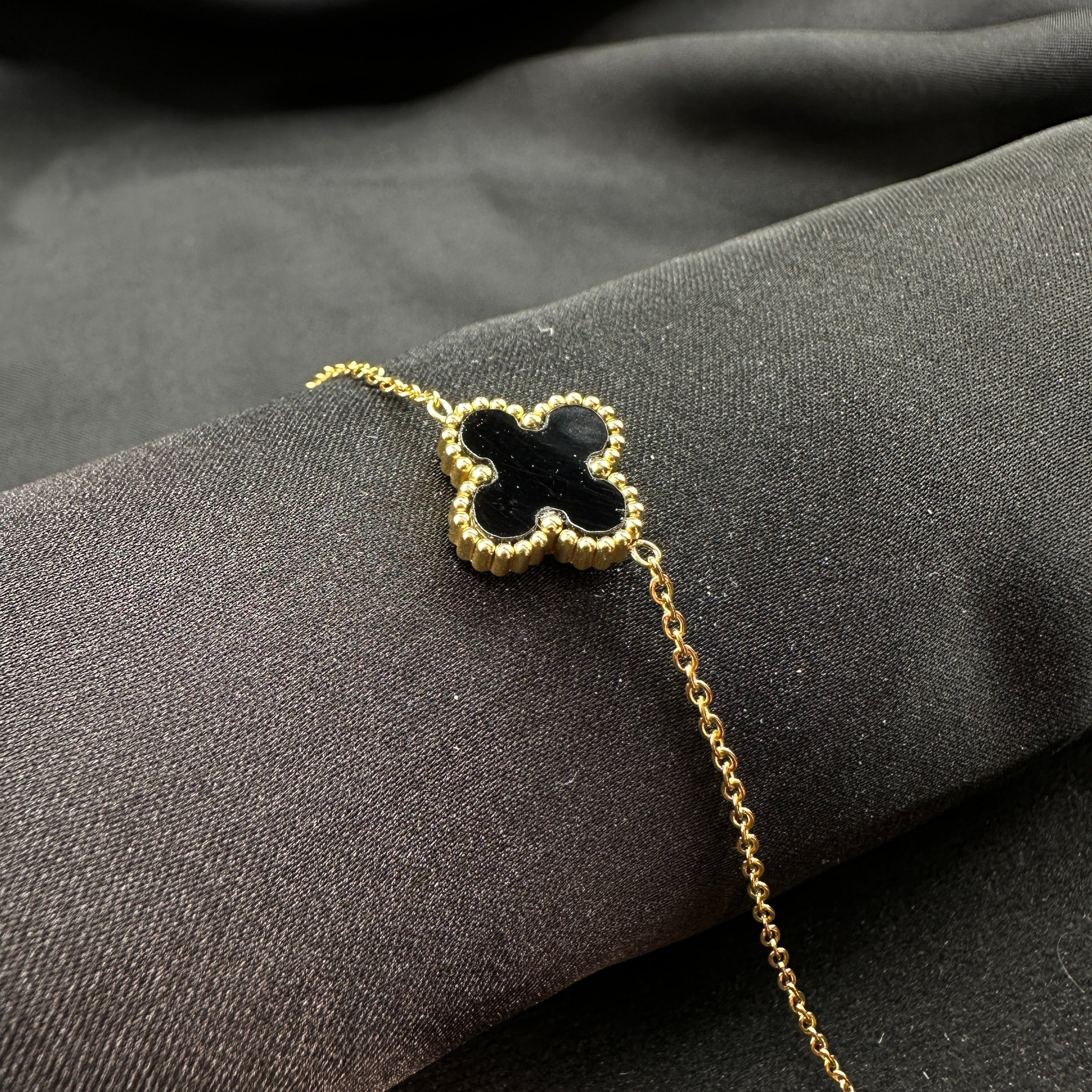 Noir Clover Elegance Bangle