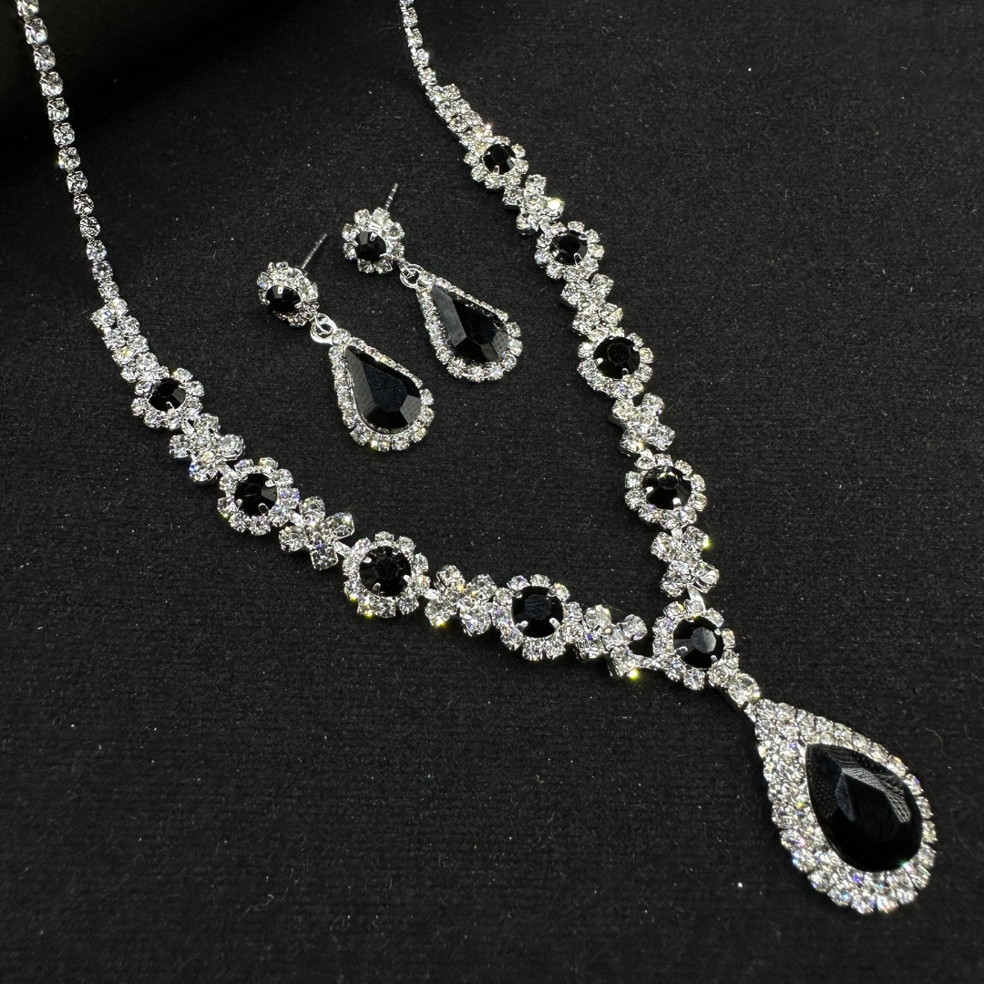Scarlet Royal Teardrop black Necklace Set