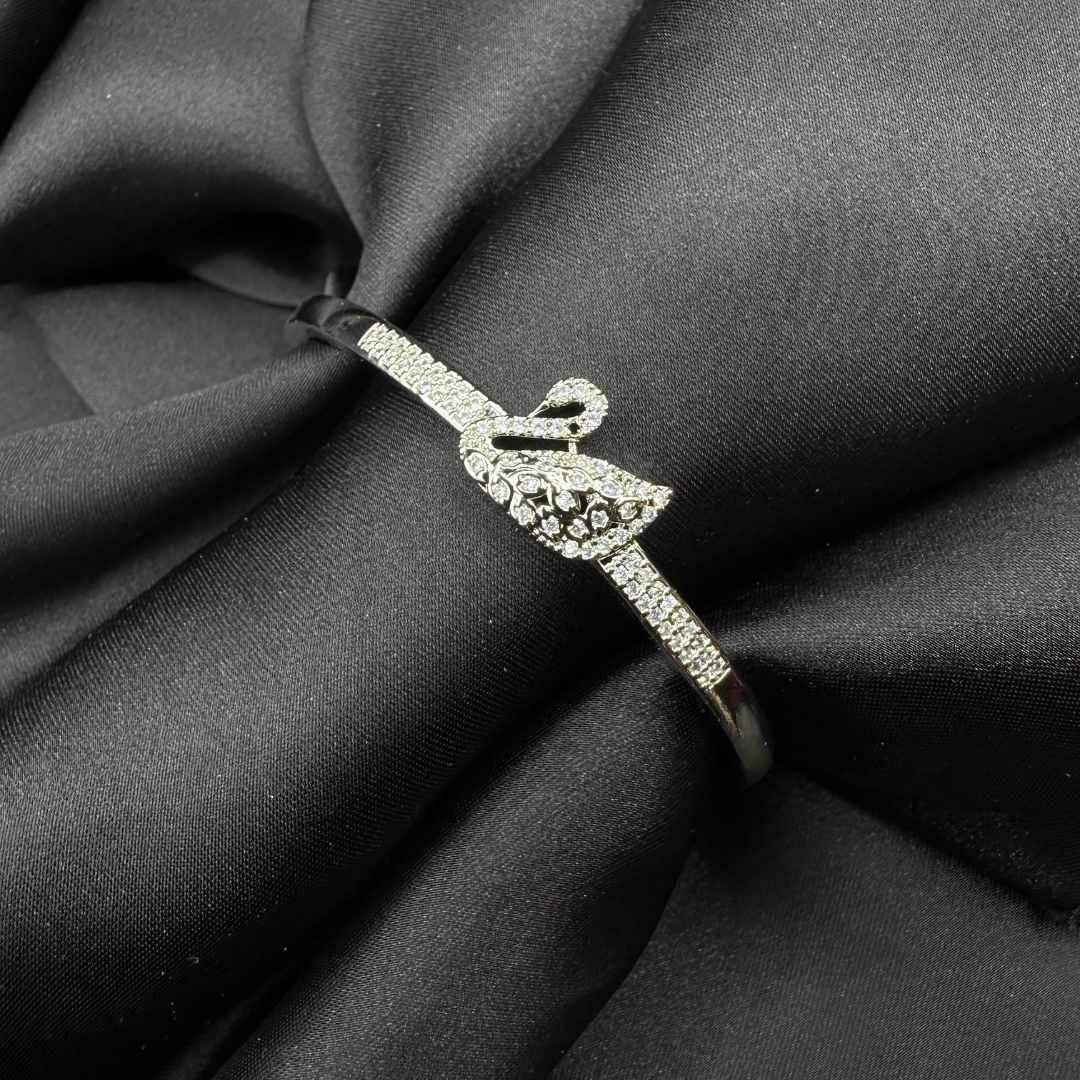 Swan Grace Crystal Bangle