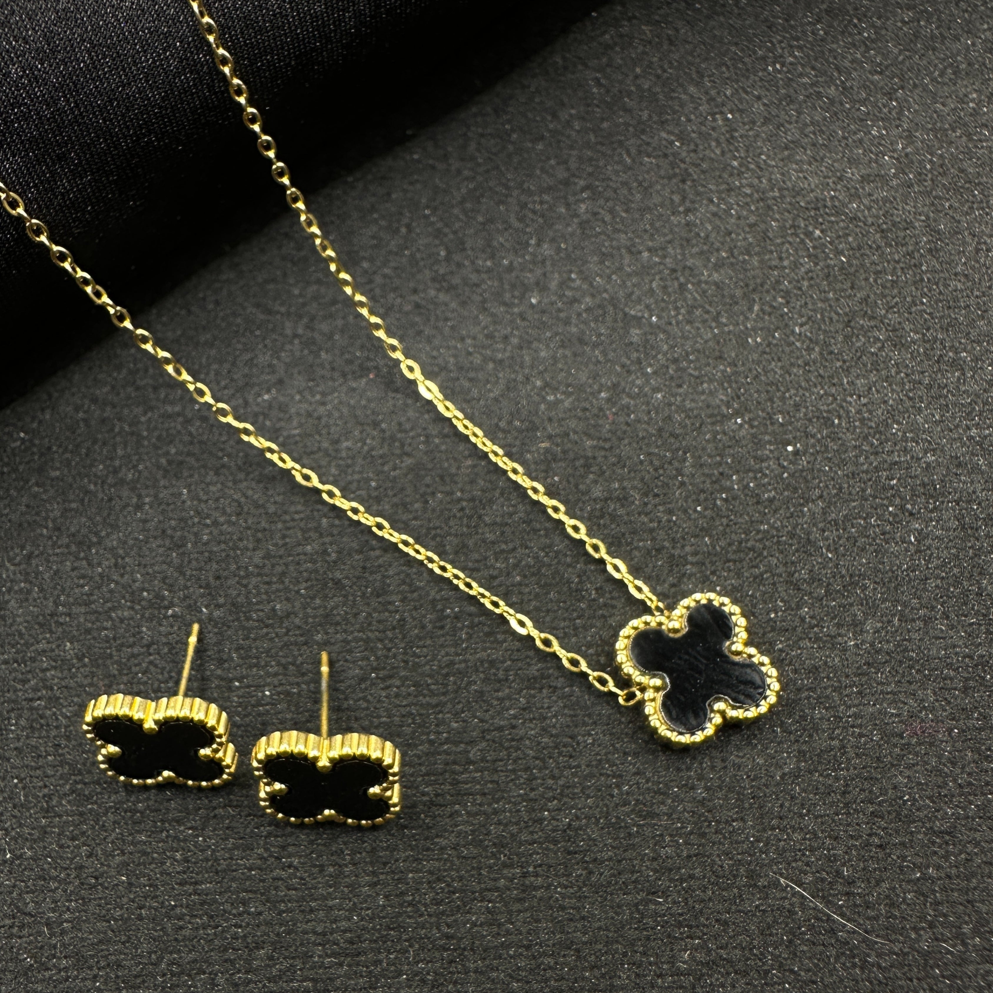 Midnight Clover Elegance Set Necklace