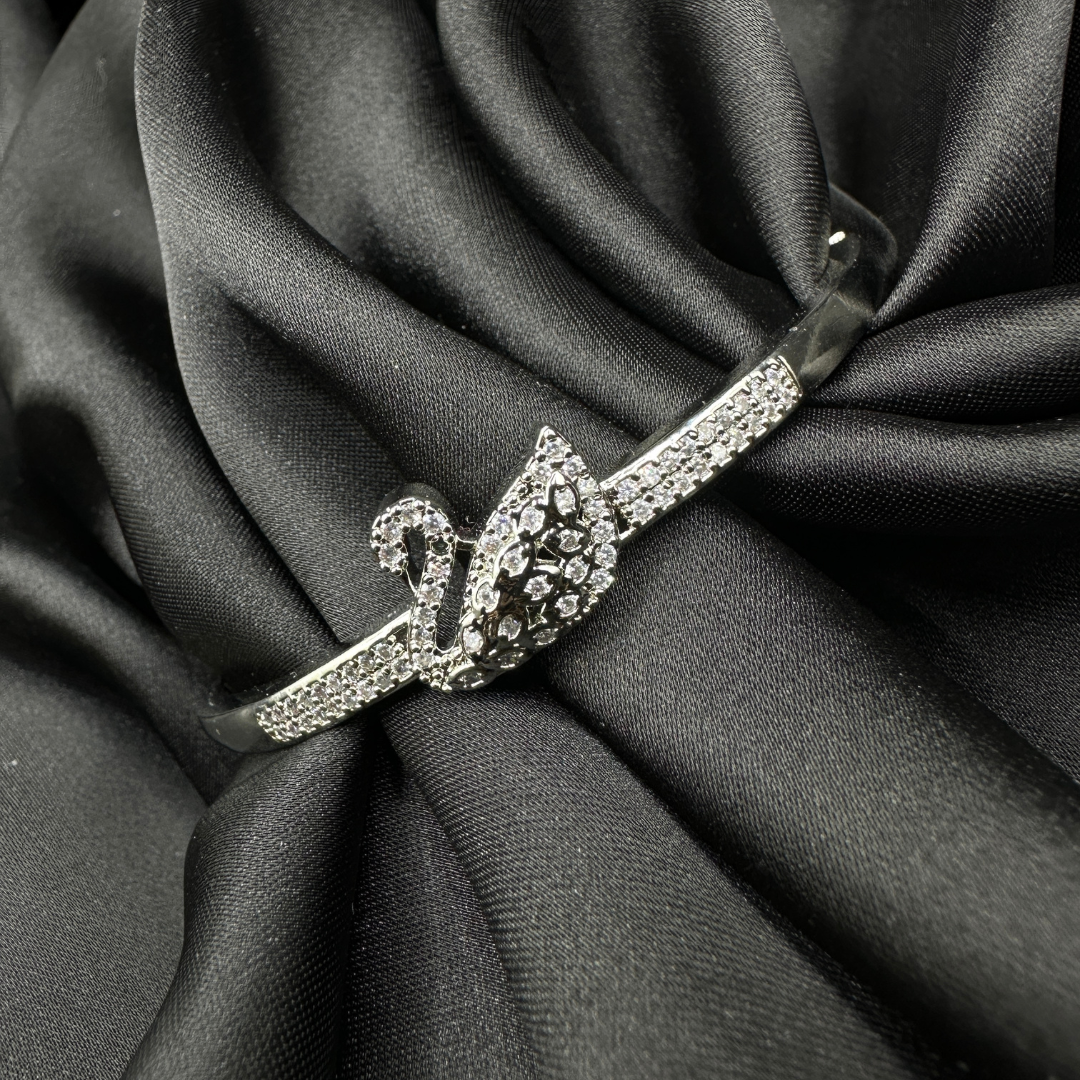Swan Grace Crystal Bangle